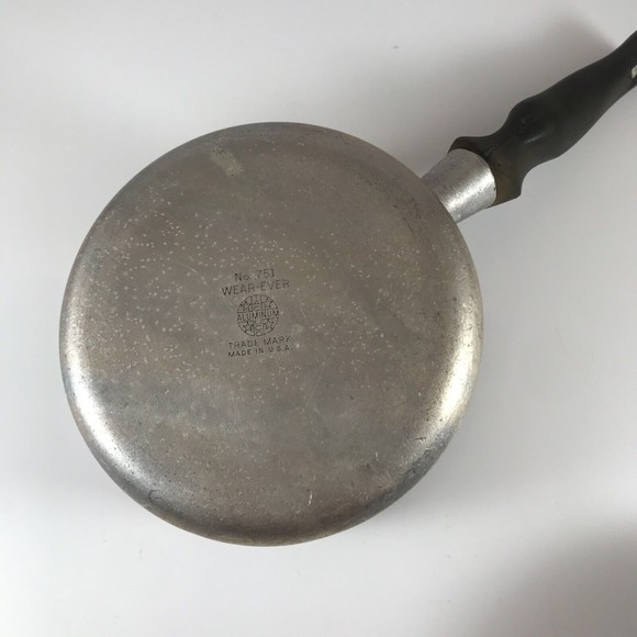Vintage Wear Ever Saucepan 751 1 Qt. USA Made Heavy Aluminum Pot with Lid - Picture 14 of 15